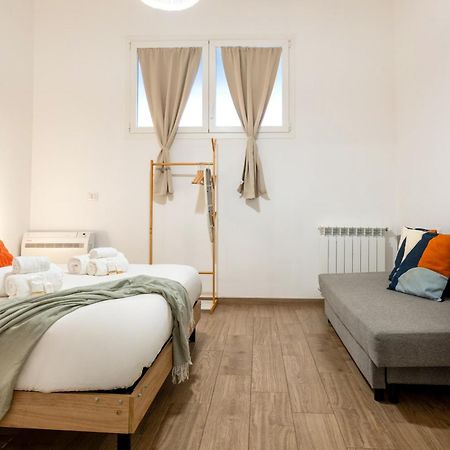 Modern Stone Apartment In The Heart Of Bari Eksteriør bilde