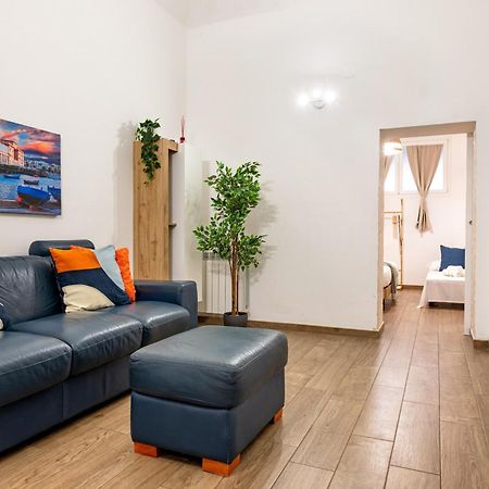 Modern Stone Apartment In The Heart Of Bari Eksteriør bilde