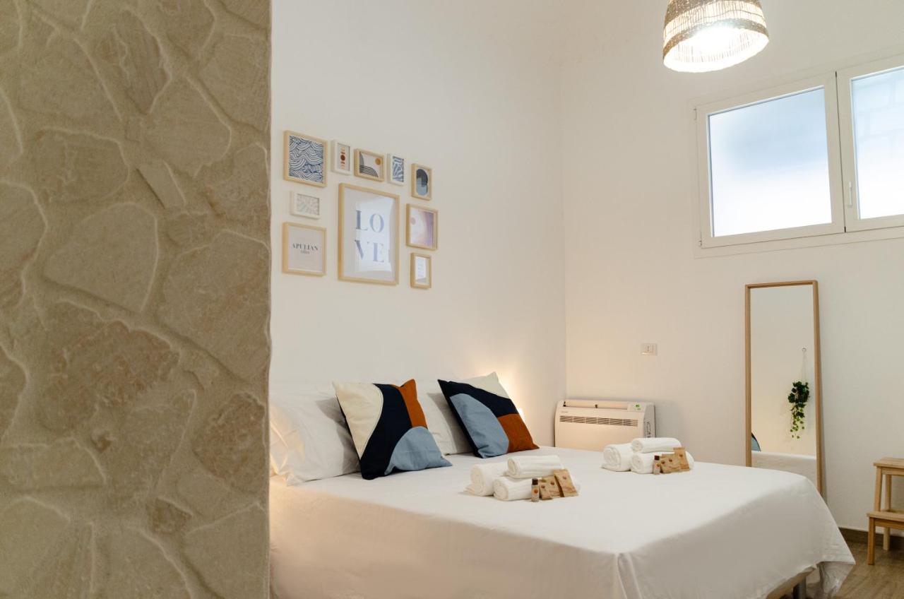 Modern Stone Apartment In The Heart Of Bari Eksteriør bilde
