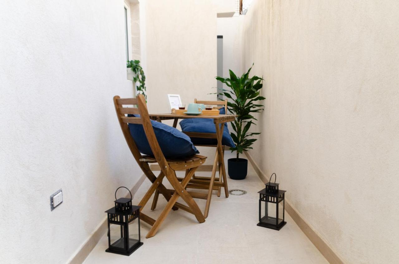 Modern Stone Apartment In The Heart Of Bari Eksteriør bilde