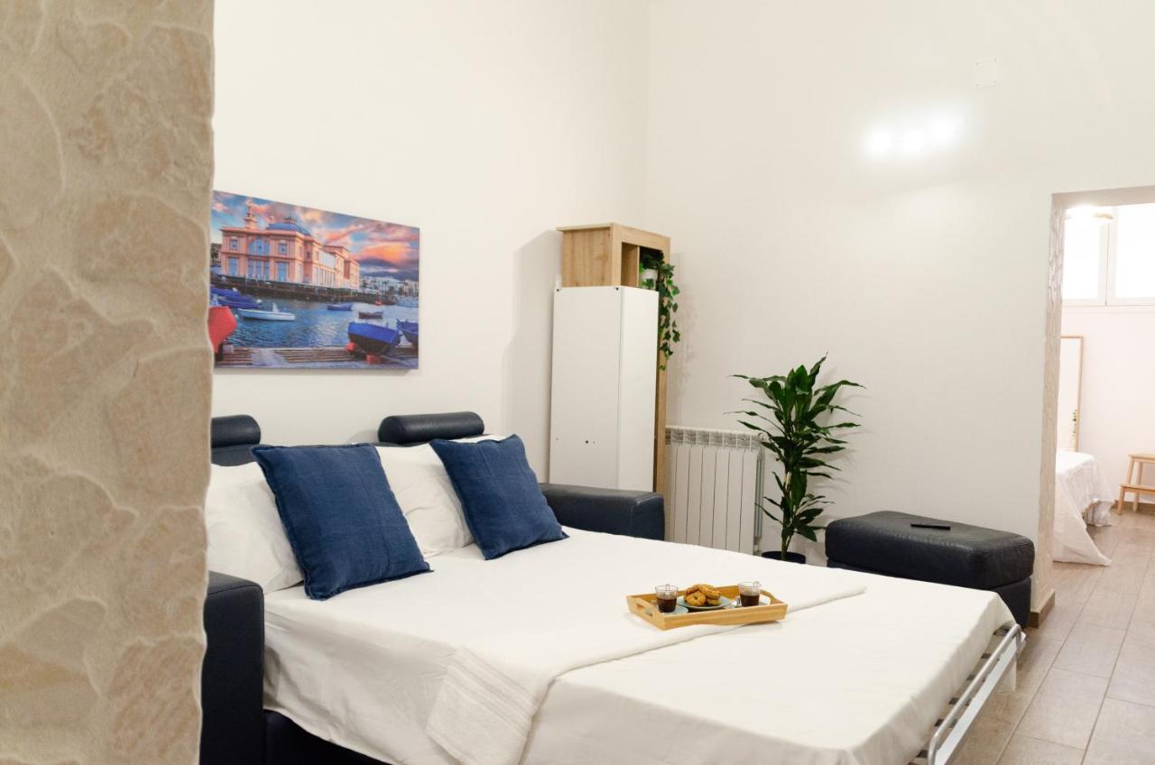 Modern Stone Apartment In The Heart Of Bari Eksteriør bilde