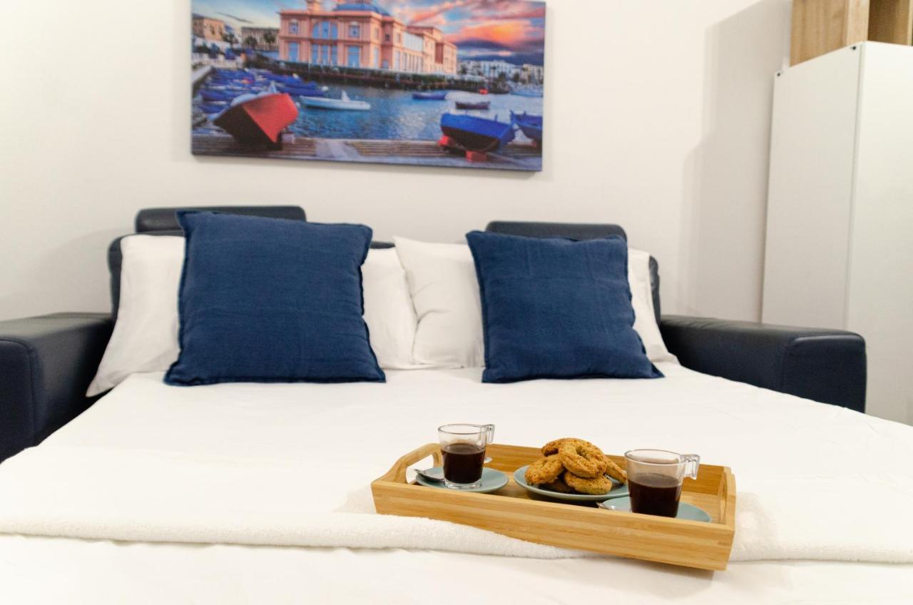 Modern Stone Apartment In The Heart Of Bari Eksteriør bilde