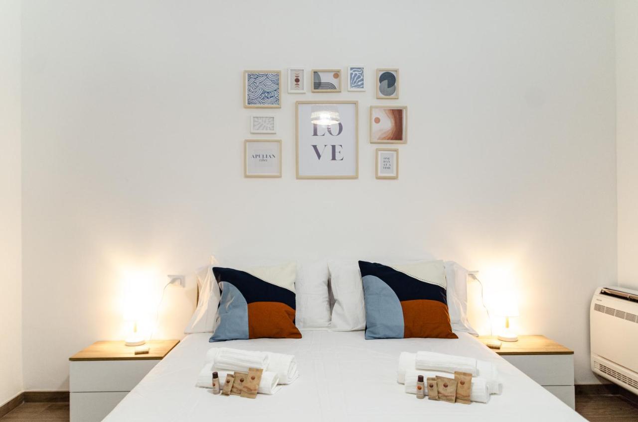 Modern Stone Apartment In The Heart Of Bari Eksteriør bilde