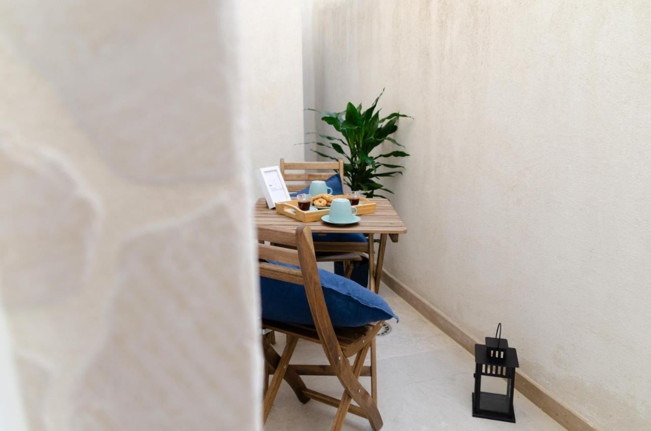 Modern Stone Apartment In The Heart Of Bari Eksteriør bilde