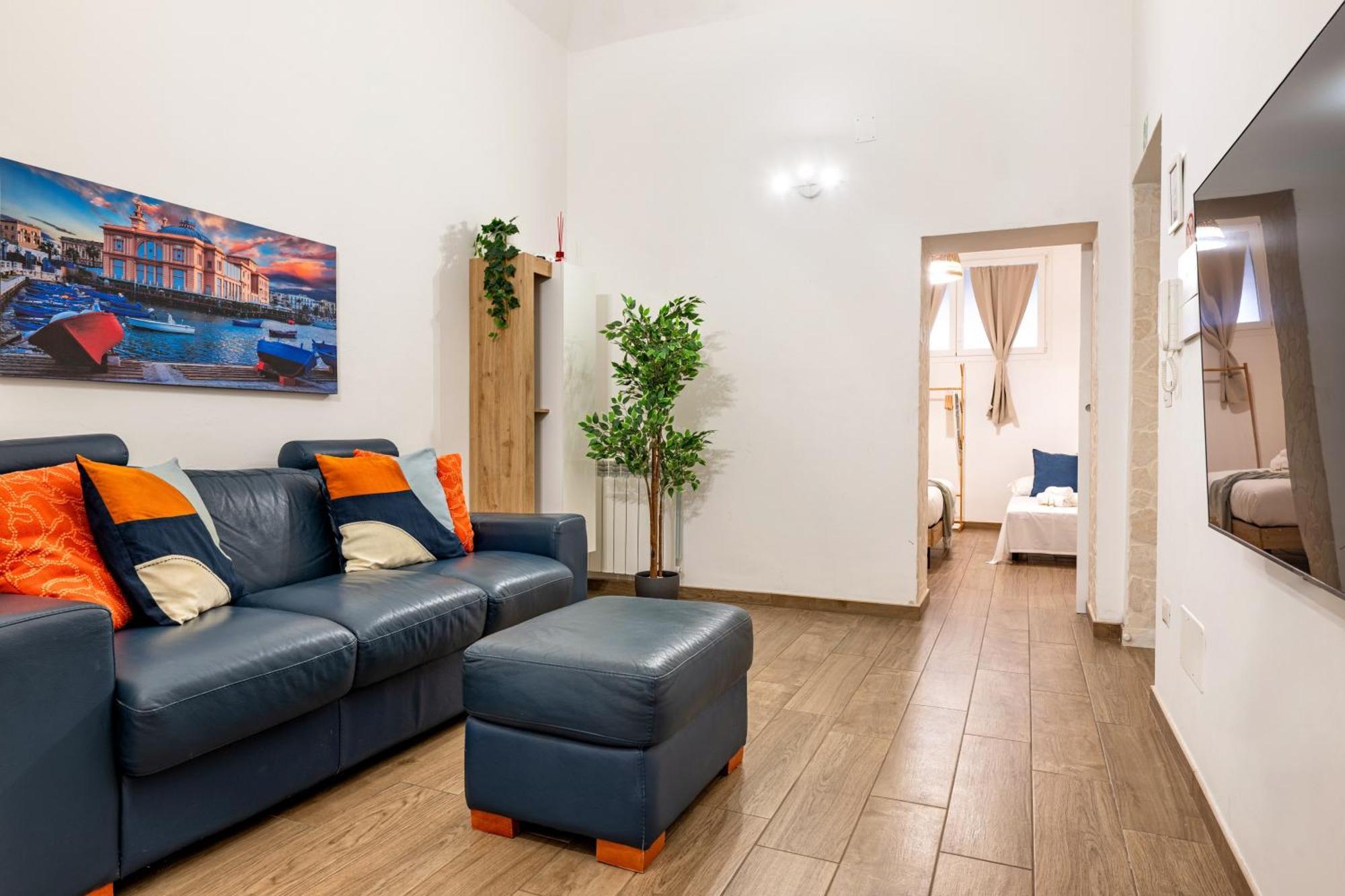 Modern Stone Apartment In The Heart Of Bari Eksteriør bilde