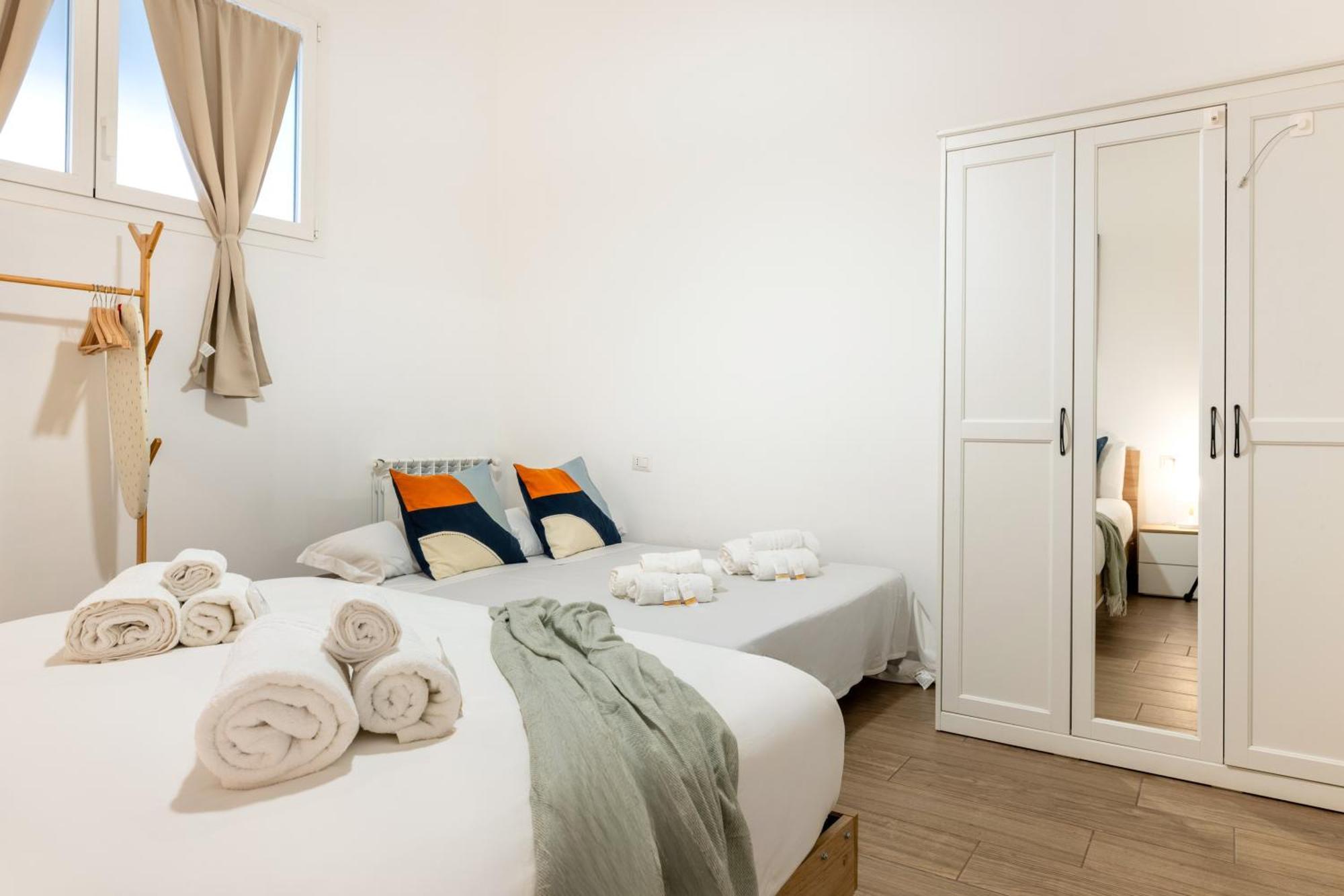 Modern Stone Apartment In The Heart Of Bari Eksteriør bilde