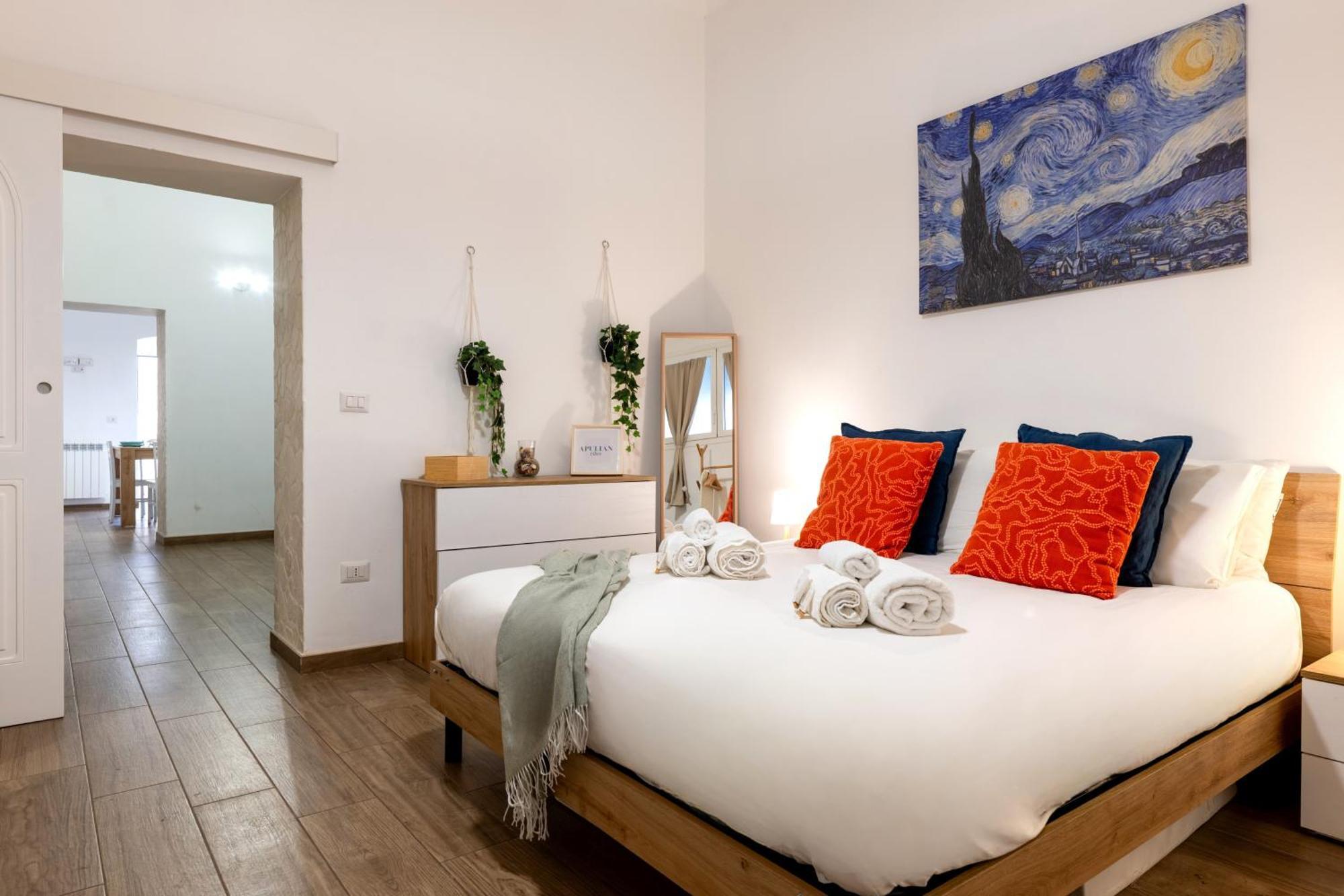 Modern Stone Apartment In The Heart Of Bari Eksteriør bilde