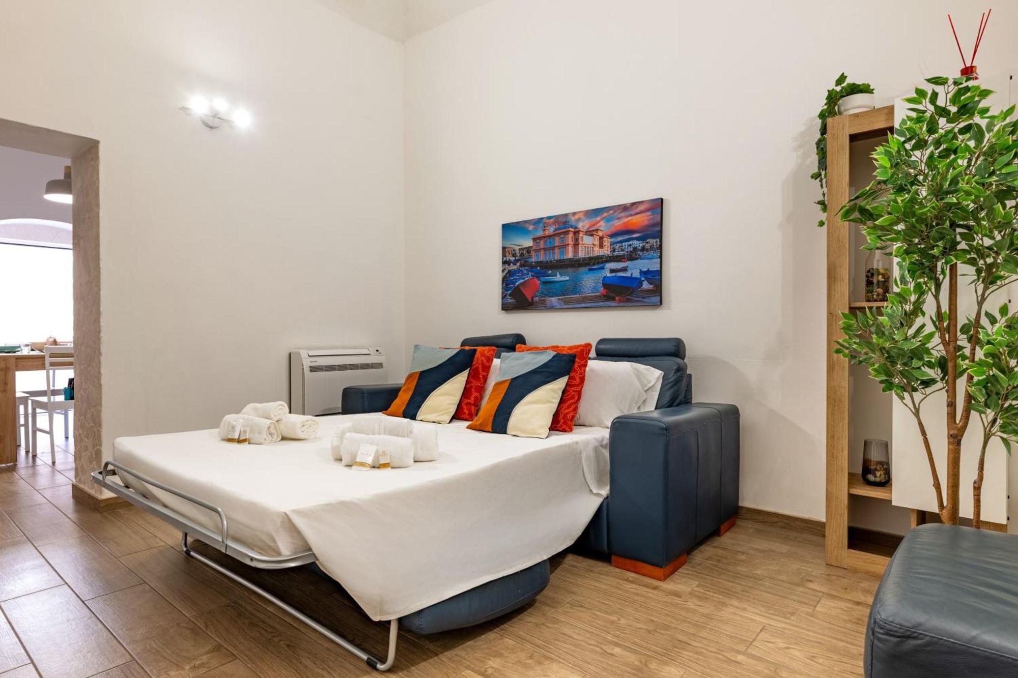 Modern Stone Apartment In The Heart Of Bari Eksteriør bilde