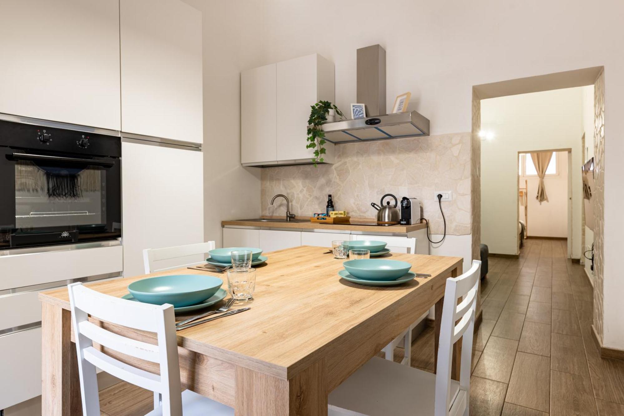 Modern Stone Apartment In The Heart Of Bari Eksteriør bilde